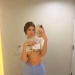 UrFavBellaBby Changing Room Flashes: Tall Brunette’s No-Panties Gym Tease